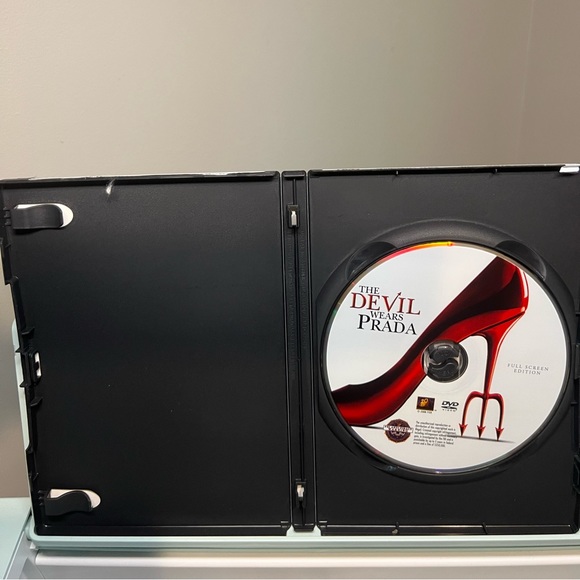 Devil Wears Prada DVD - Picture 2 of 4